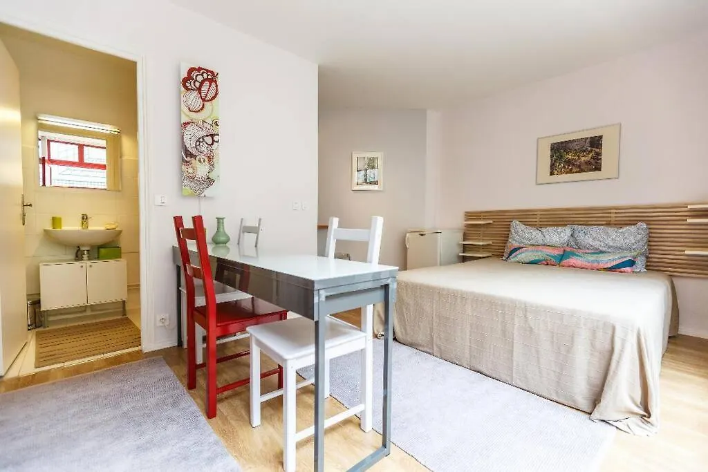 Paris Studio @Arc De Triomphe Apartment