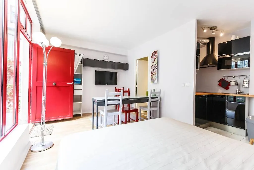 Paris Studio @Arc De Triomphe Apartment